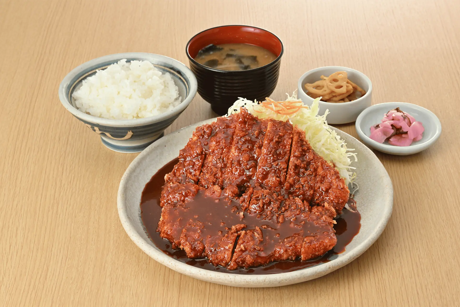 【料理画像】矢場とんのわらじとんかつ