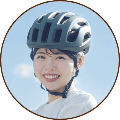自転車に乗る荒野姫楓