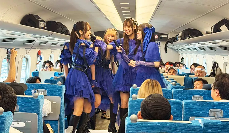 アイドルによるファンミーティングやライブ