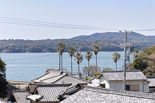 sea-and-roof
