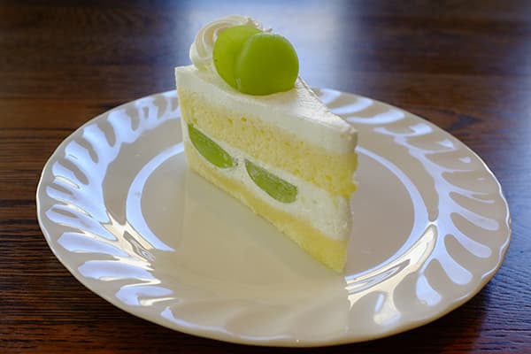 シャインマスカットのケーキ
