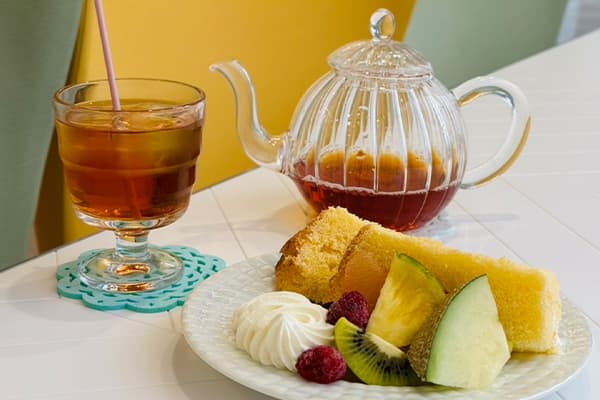 シフォンケーキ＆フルーツとドリンクのセット