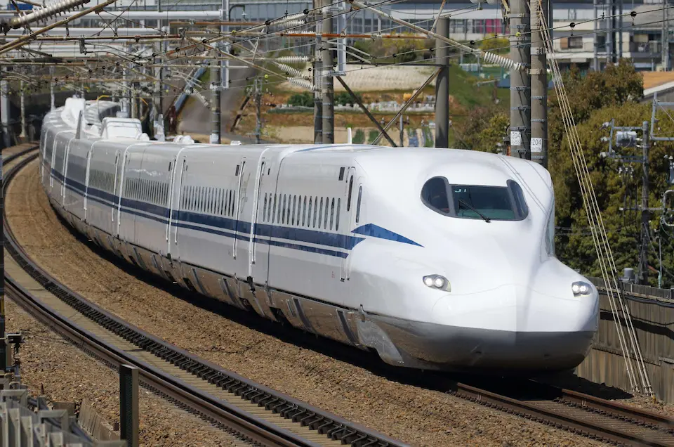 N700S新幹線が走行している画像